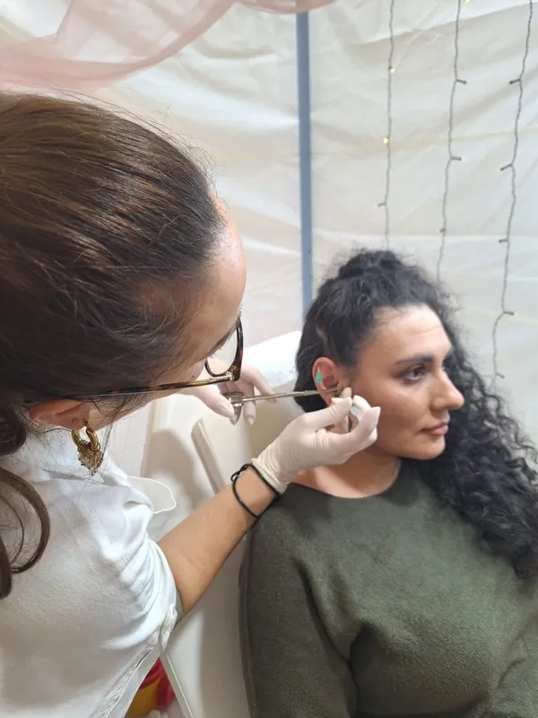 Hostování — piercing mimo studio