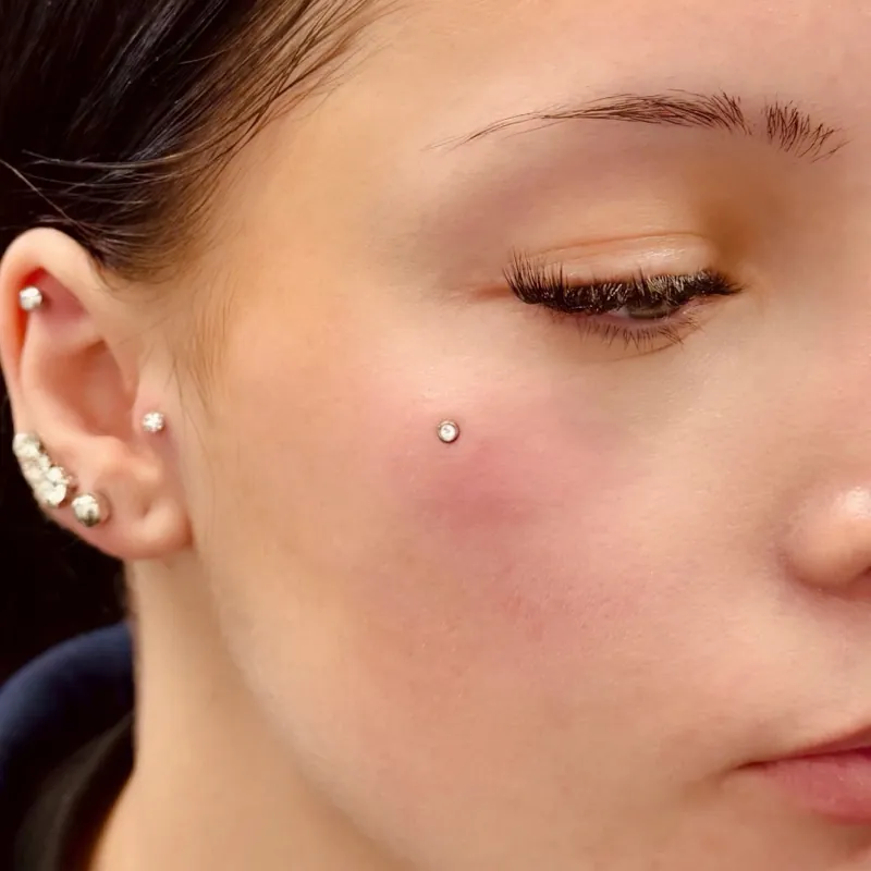 Surface piercing — výsledek