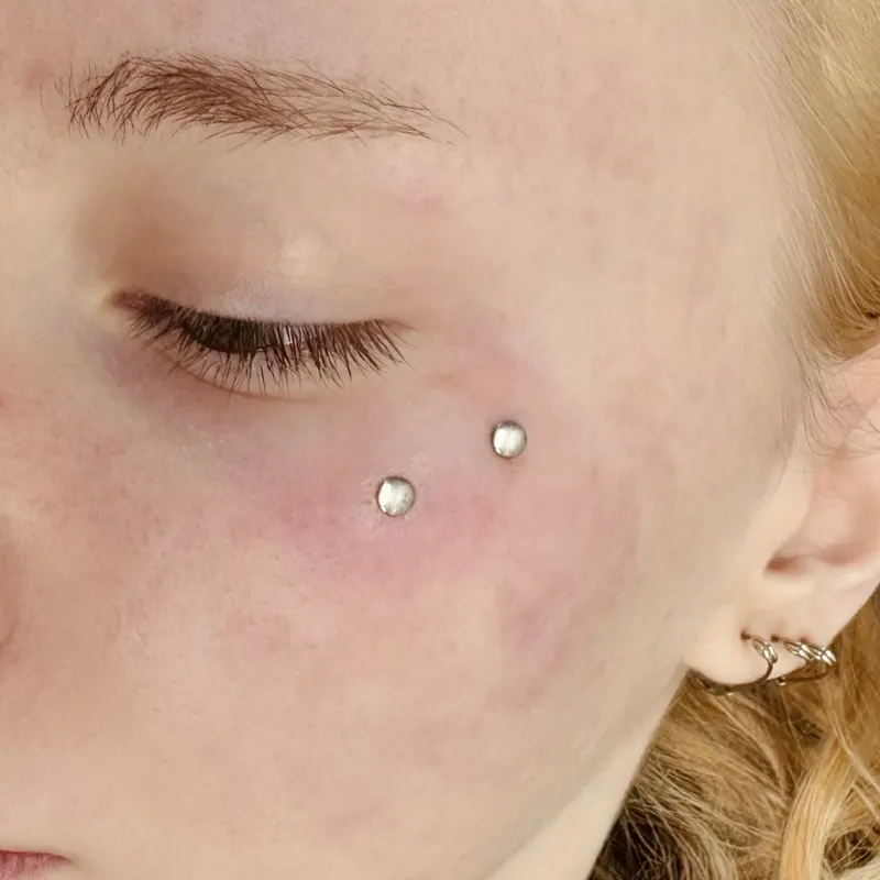 Microdermal — detail šperku