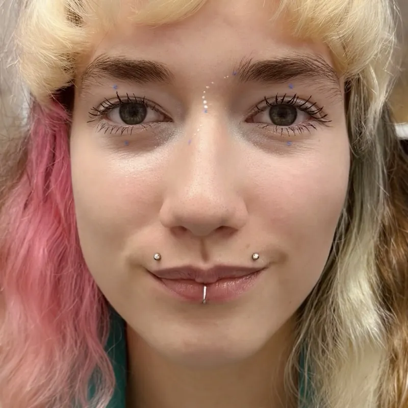 Piercing ucha — ukázka práce Viper Studio