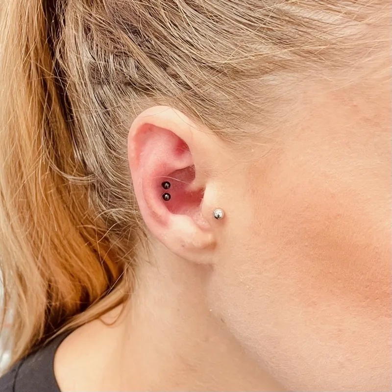 Piercing ucha — ukázka práce Viper Studio
