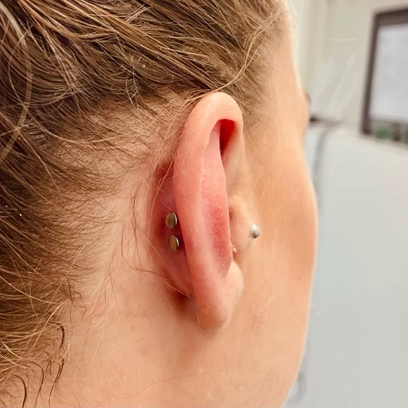 Piercing nosu — profesionální provedení