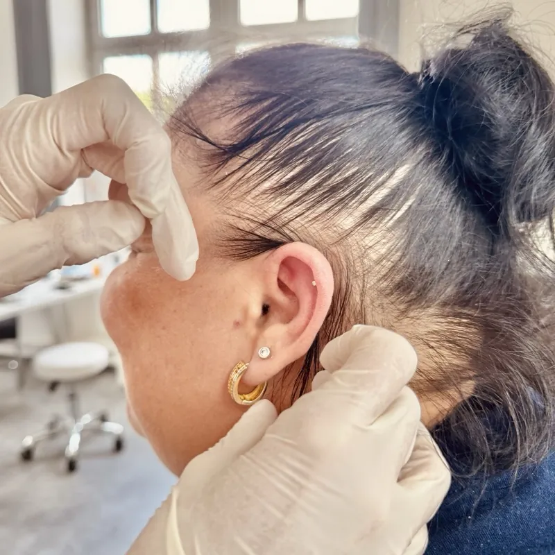 Kurz piercingu — práce s modely