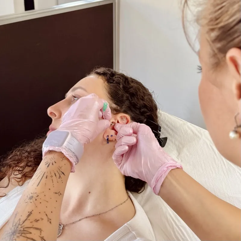 Piercing školení Teplice — Viper Studio