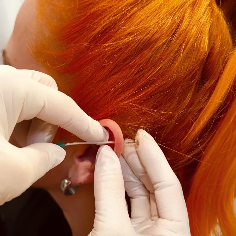 Kurz piercingu — práce s modely