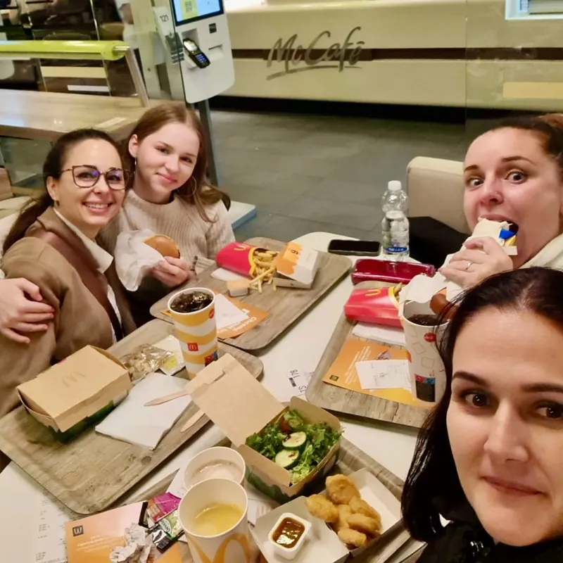 Veletrh — ukázka piercingu