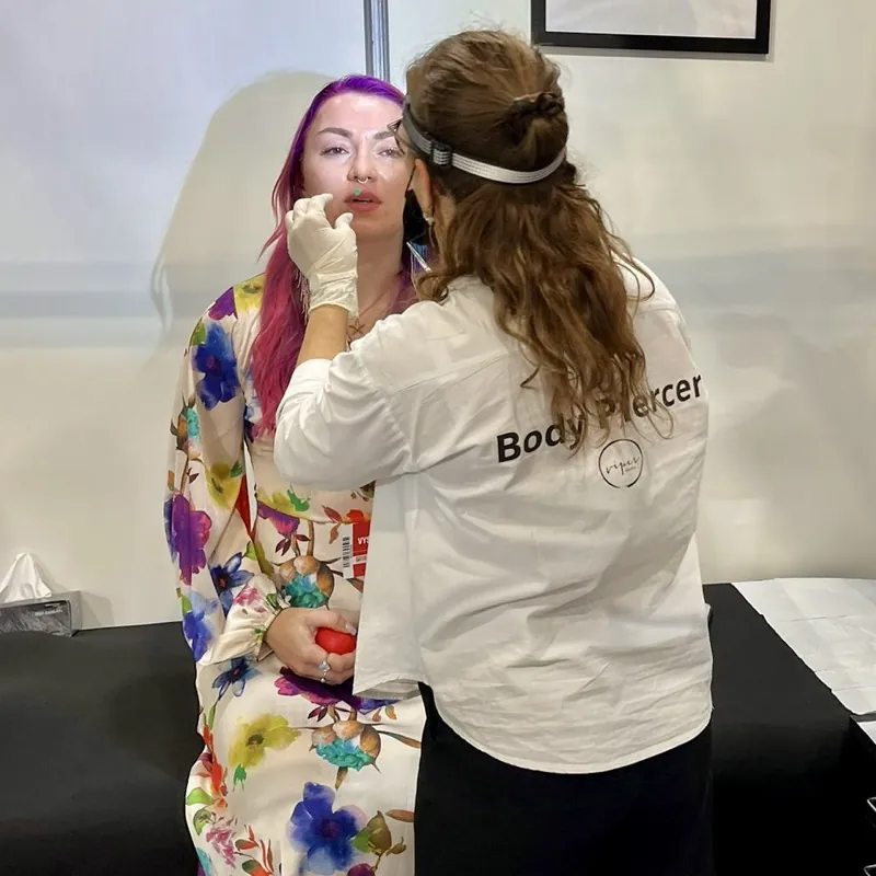 Fór Beauty — piercing na veletrhu